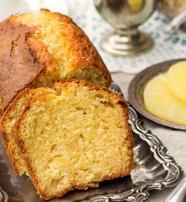 Bolo cake de abacaxi