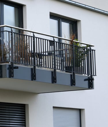 Außengeländer mit Edelstahlhandlauf