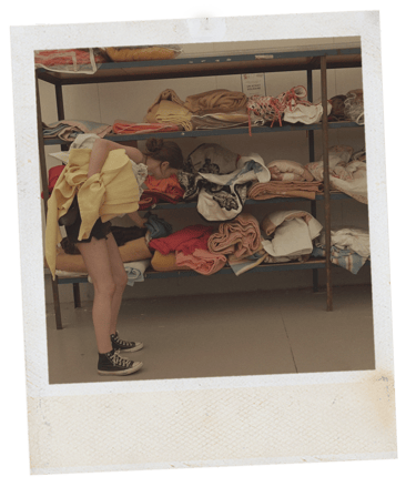 recherche de tissus dans une ressourcerie