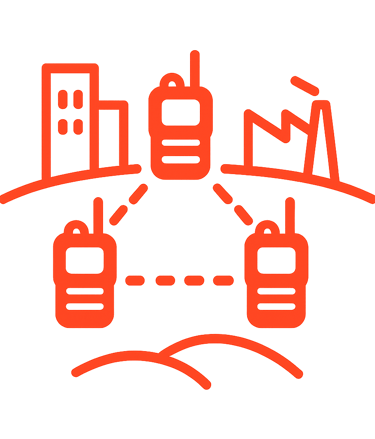 Icono de radios conectados sobre entornos urbano, industrial y rural, ilustrando la versatilidad de