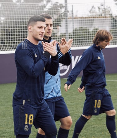 Freestylers de Fútbol y el Real Madrid Grabando un Nuevo Anuncio