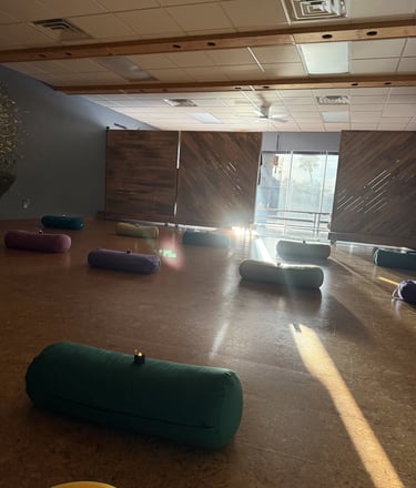Yogi Perogi studio, sound bath