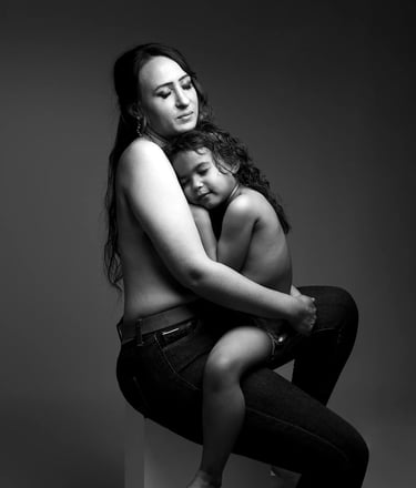 un mere et sa fille en seance photo studio