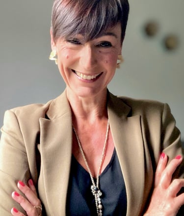 Dorothée David Image Consultant business women short hair confident 