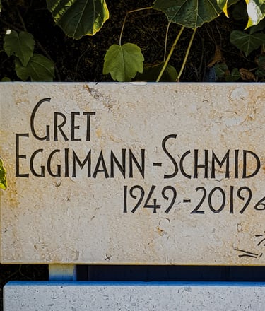 Grabstein mit Inschrift