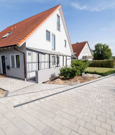 Modernisiertes Einfamilienhaus in Fürth mit gepflegter Einfahrt, Garten und ruhiger Wohnlage – ideale Immobilie für Familien