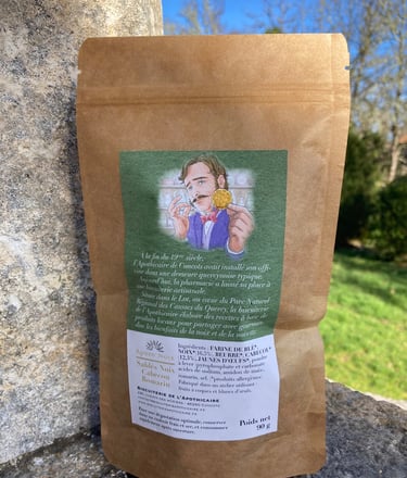 Paquet de biscuits artisanaux, sablés noix Rocamadour romarin de la biscuiterie de l'Apothicaire