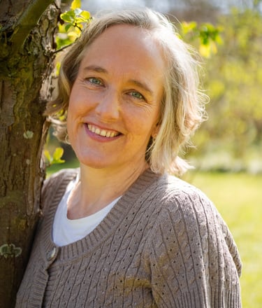Heilpraktikerin Silke Gesing im Park