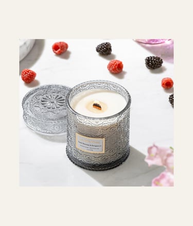 Picture of LA JOLIE MUSE Dark Berries and Bergamot Candle 