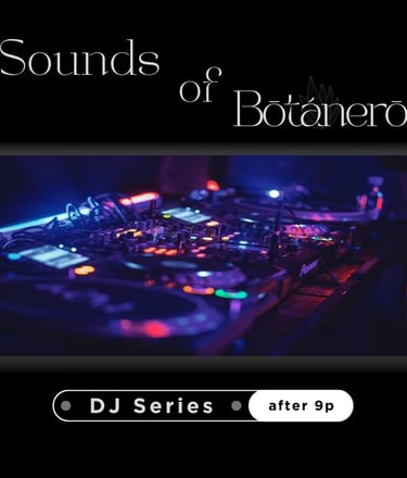 lounge - DJ's - Wicker Park - dancing - cocktail bar - chicago's best dj venue