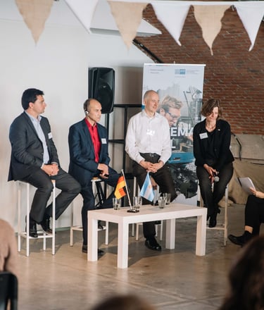 Jörg Grube in einer Gesprächsrunde