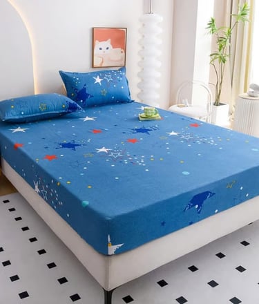 Elastic corner pocket of fitted sheet showing secure fit technology