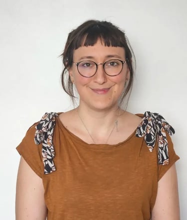 Portrait de la thérapeute Mélanie Pouzou.