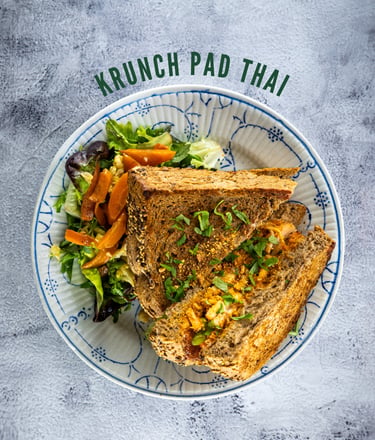 Krunch Pad Thai: hartige sandwich met frisse salade — lunch bij Krunch in Gent