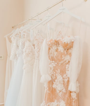 boldogságkapu, esküvői dekoráció, esküvői ruha