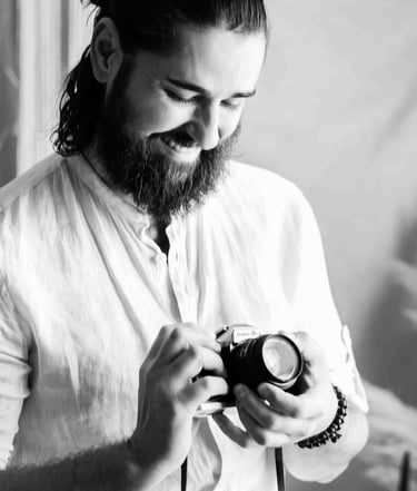 Black and white portrait of Thomas Bertini, BonjourMrsBride wedding photographer