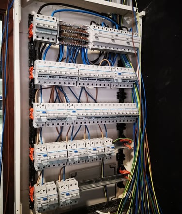 Cuadro general de comercio con lineas de alumbrado y fuerza