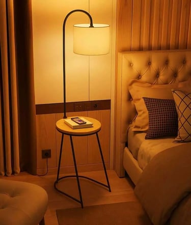 Mesa De Cabeceira Com Luminária Base De Ferro Super Reforçada