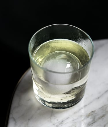 signature cocktail at stolen moon cocktail bar paris