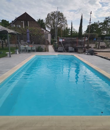Privates Schwimmbad der Lodge
