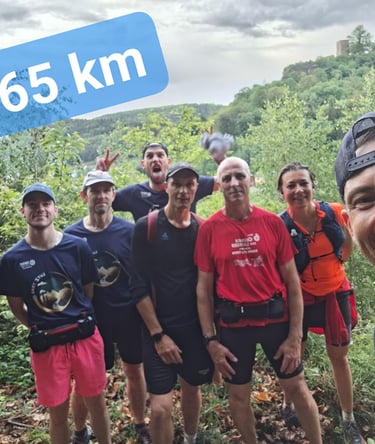 Coureurs prenant une photo à Lutzelbourg