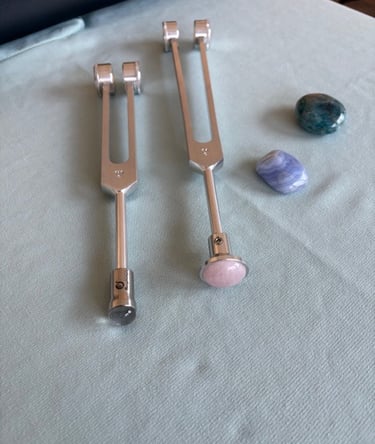 Diapasons thérapeutiques utilisés en sonothérapie à Lourdes