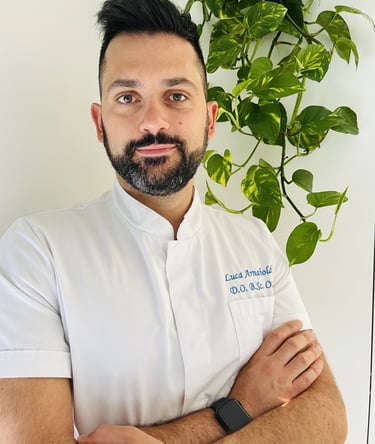 Luca Arnaboldi osteopata e massoterapia, specialista in lombalgia e dolore cronico