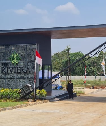Gerbang depan Cluster The Riviera