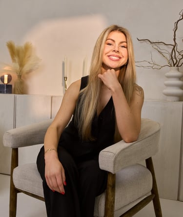 Dizainerė, teikianti profesionalias interjero dizaino paslaugas