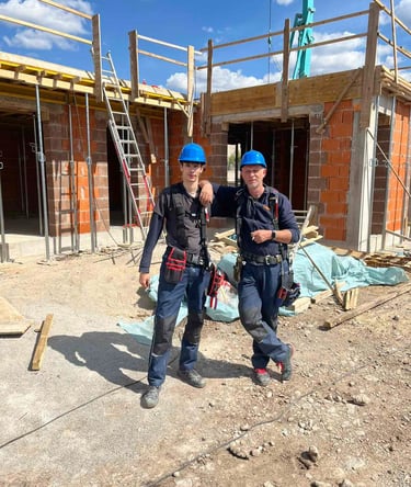 Električari u Rijeci koji rade na elektroinstalacijama u novogradnji