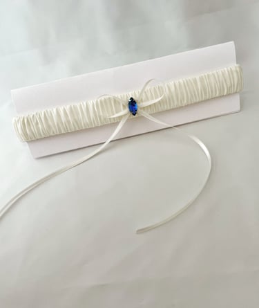 Šilkinis keliaraištis su mėlynu akcentu 