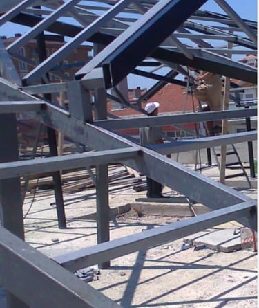 çeşme çatı ustası villa metal çatı yapımı çalışması