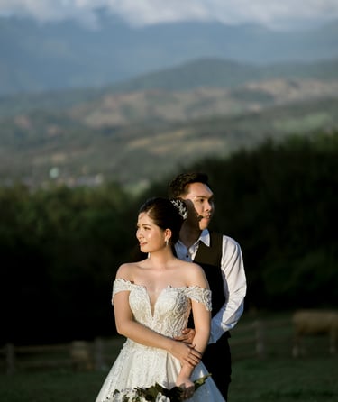 ภาพพรีเวดดิ้งคู่รักกลางธรรมชาติ จังหวัดน่าน ถ่ายโดย Photonan Photography ช่างภาพพรีเวดดิ้ง น่าน