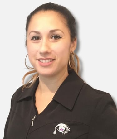 estheticienne formatrice pose de cils