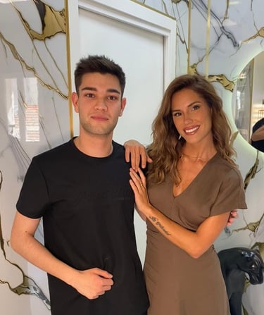 Javi Lucena especialista en marketing digital junto a Gala en colaboración profesional