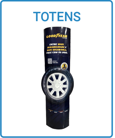 imagem de um totem com um penel no meio do totem