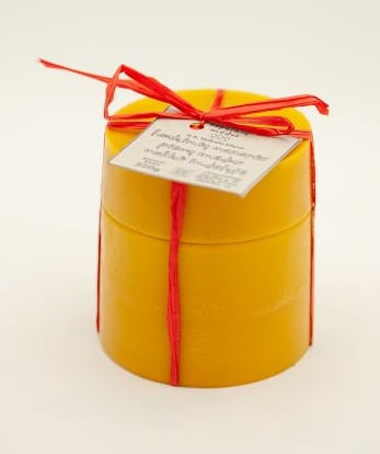 Medus vaško indelyje. Vaško pakuotė. Tvarumas. Pievų medus. Medus vaško pakuotėje.