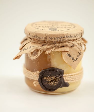 Lipčius. Lipčiaus medus. Pavasarinis ir lipčiaus medus. Dviejų skonių medus. Užpelkių medus.