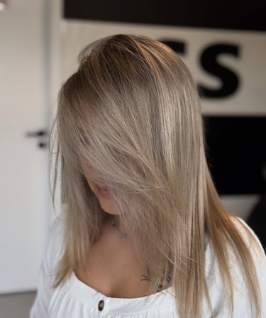 Profesjonalne farbowanie włosów w ISS Studio