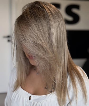 Profesjonalne farbowanie włosów w ISS Studio