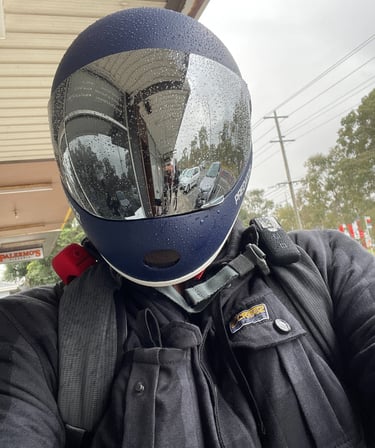 #predator #esk8oz skating in the wet on an electric skateboard