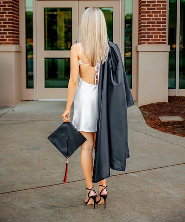 Hershey PA Senior Picture Photographer. Lancaster PA senior picture photographer. Manheim PA senior pictures