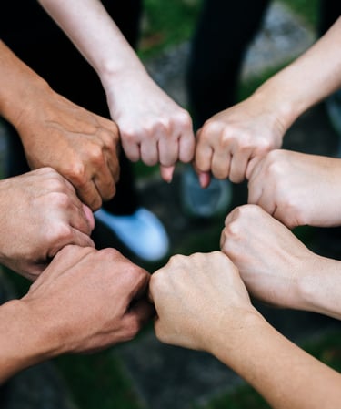 Séances de sophrologie en petit groupe autour d'un même thème du bien-être.