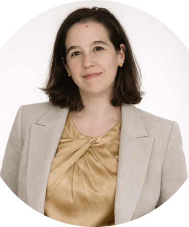 Retrato profesional de Ana Carlota Valle, especialista en consultoría de patrimonio cultural.