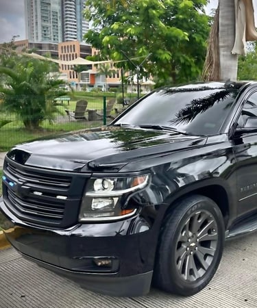 Carro de lujo marca Chevrolet usado para bodas y quinceaños