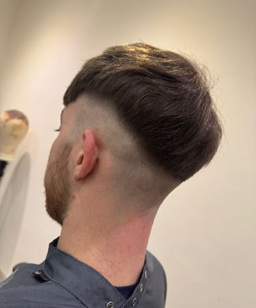 Hair lab UK training course for Male hair loss solutions