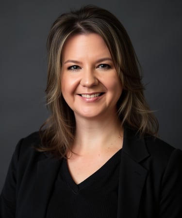 Head shot Denise Love
