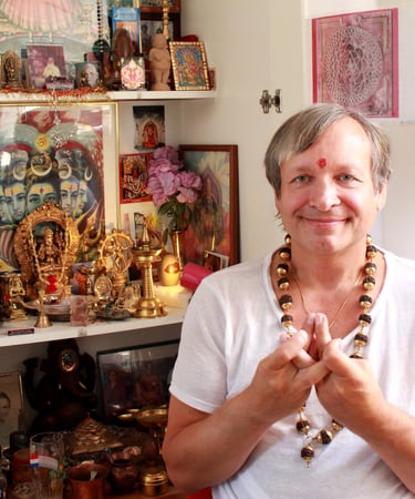 Vishudha Avatar Baba in his shrine