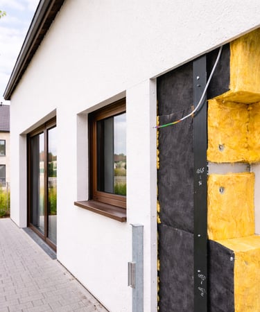 Isolation thermique par Extérieur finition enduit sur maison individuelle moderne