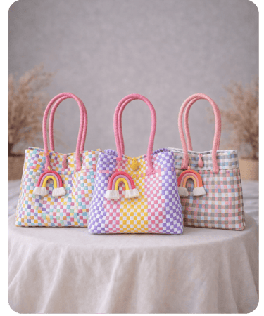 tas anyaman plastik mini handmade dengan aksen pelangi cocok untuk souvenir dan hadiah